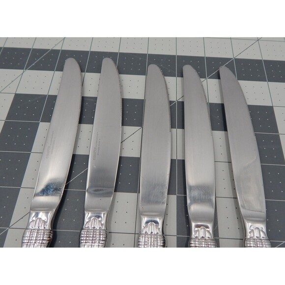 Hampton Silversmith Odyssey Dinner Knife Glossy Ribbed 18/10 Stainless Set of 5 - Picture 2 of 7